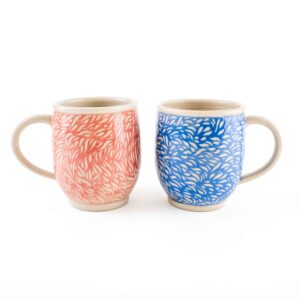 Graveeritud mustriga kruus