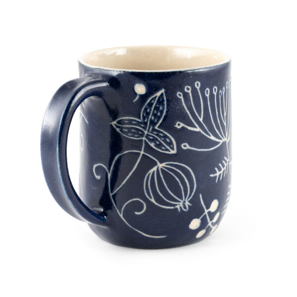 Peipuscraft plant motif mug by ceramicist Helemall Maask