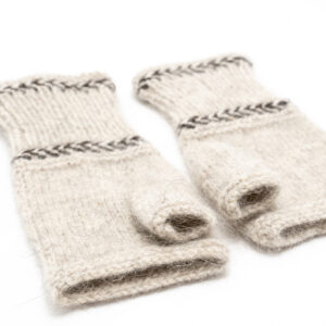 Полуперчатки из собачье шерсти мастера вязальщицы Чудского края Реэт Петтай