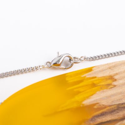 Peipsikaup meister Eneken Volkov kollane ovaalne ripats